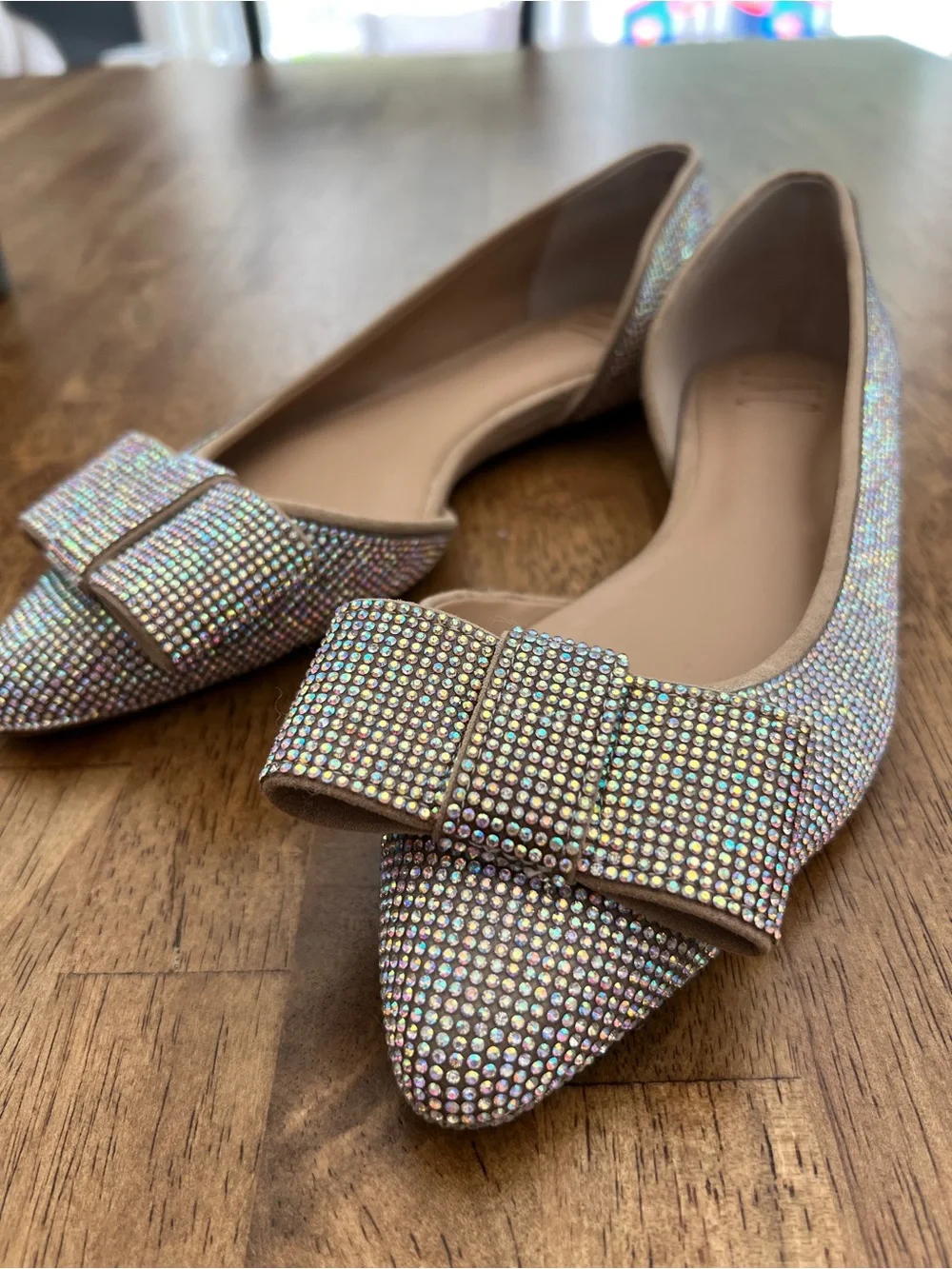 INC‎ International Concepts Iridescent Crystal Bow Pointed Flats